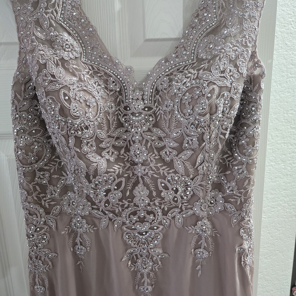 Cachet Lavender Lace Maxi Dress - Picture 3 of 5